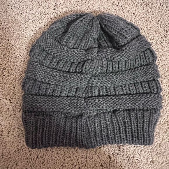 C.C Beanie Knit Hat One Size gray - Picture 2 of 3